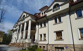 Apartament Radowid 14 w centrum z basenem